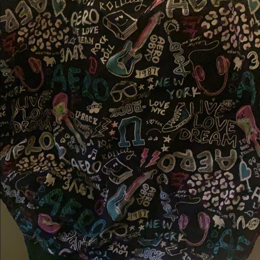 Aeropostale’s tote bag